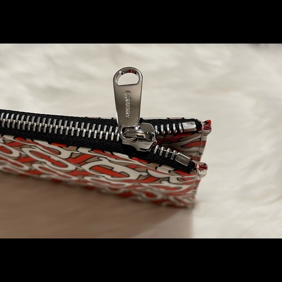 NEW Burberry Monogram Zip Pouch - Picture 8 of 10